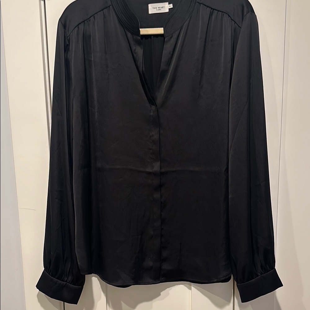The Reset R label XL Elegant Black Silky Women's Top